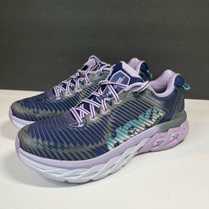 Hoka one one Arahi medival blue lavender Wo’s sz 9